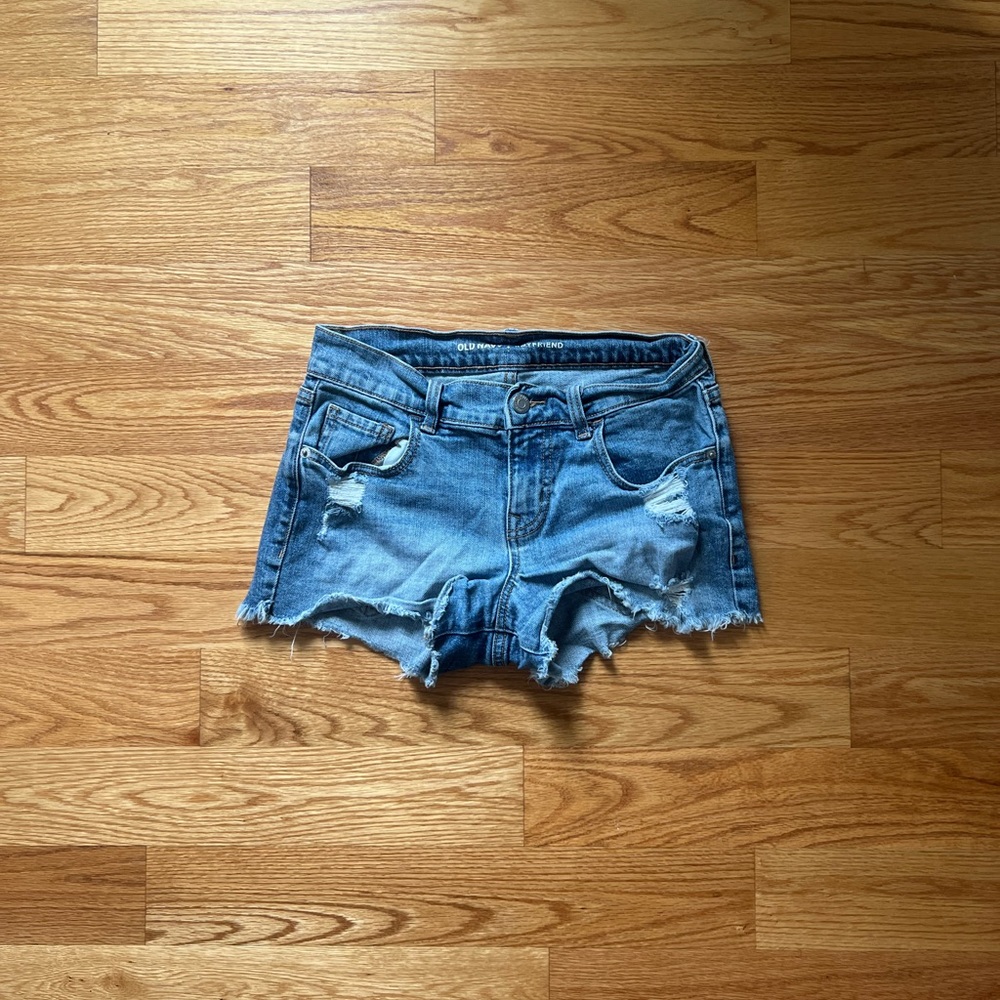 Distressed boyfriend shorts